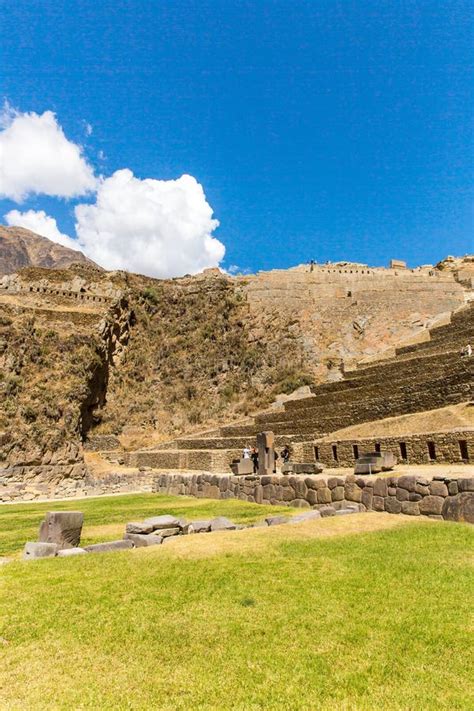 Raqchi Sitio Arqueol Gico Del Inca En Cusco Peru Ruin Del Templo De