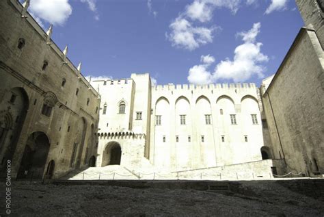 Visitor Trail Palace Of The Popes Avignon Tourism