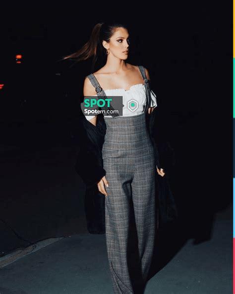 The Crop Top White To The Naked Shoulders Of Iris Mittenaere On The Account Instagram Of