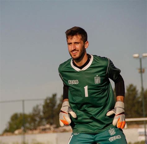 El Futbolista Argentino Que Llegó Al Fútbol Europeo Por Mandar Su Cv