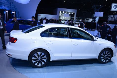 Volkswagen Jetta Hybrid Photos and Specs. Photo: Volkswagen Jetta ...