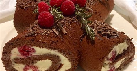 Ricetta Tronchetto Di Natale Al Cacao Con Crema Al Cioccolato Bianco E