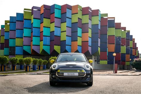 2021 MINI Electric First Edition Exterior - Paul Tan's Automotive News