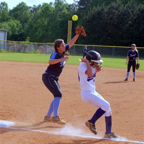 Softball Defeats Daniel In District Iv Championship