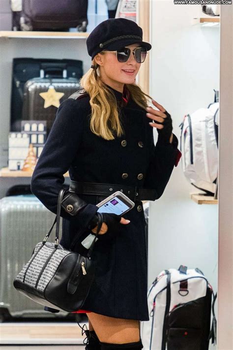 Paris Hilton Celebrity Posing Hot Beautiful Paparazzi Babe Famous And Uncensored