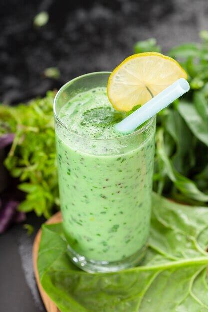 Batido De Verduras Verde Saludable Con Manzanas Espinacas Pepino