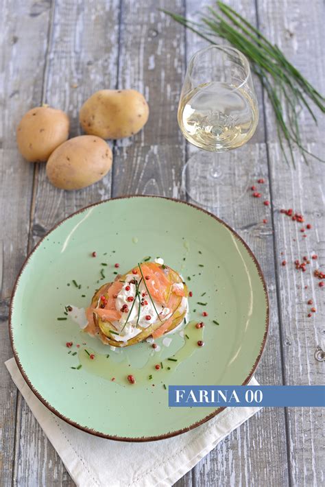 MILLEFOGLIE DI PATATE SALMONE E BURRATA Farina 00