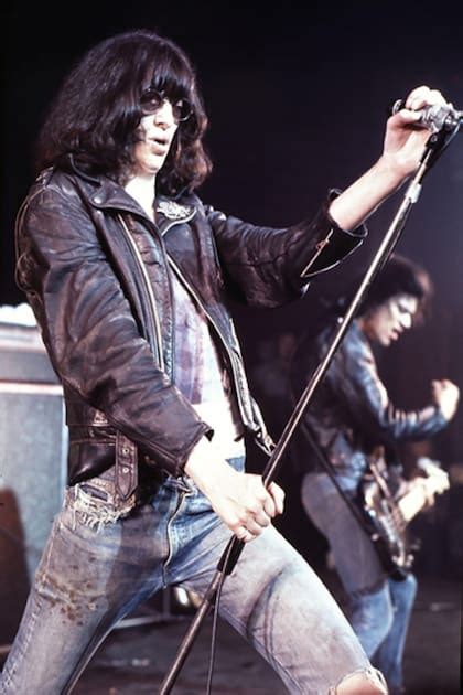 Joey Ramone A 70 Años De Su Nacimiento Un Recorrido Fotográfico Por