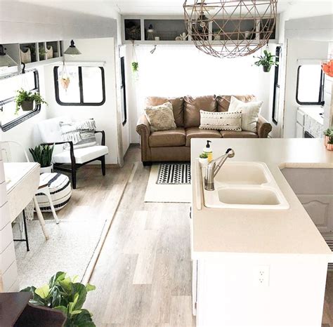 RV Tour Featuring @PleadingtheFifth_Wheel | Rv living room, Camper ...