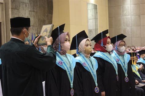 SIDANG TERBUKA SENAT AKADEMIK SEKOLAH TINGGI ILMU KESEHATAN BUDI LUHUR