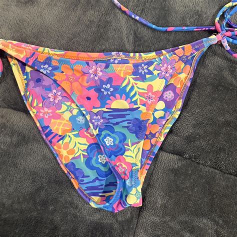 Kulani Kinis XS Depop