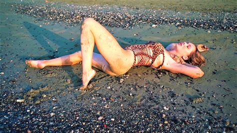 Linda 0nline Vlcsnap 2023 04 09 01h11m23s231 Porn Pic