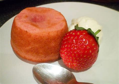 Strawberry White Chocolate Lava Cake – Recipe