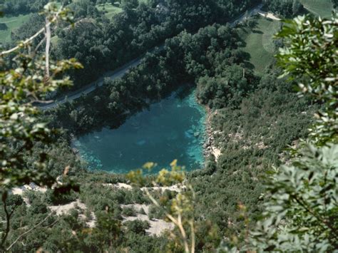 La Riserva Naturale Del Lago Di Cornino A D Monteprat