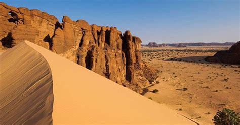 Ennedi Massif Kỳ quan địa chất bí ẩn nhất châu Phi