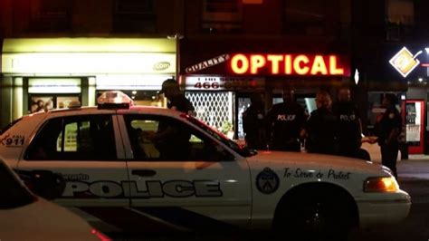 Sparatoria Nel Quartiere Greco A Toronto Due Morti E 14 Feriti Youtube