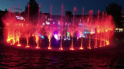 The Island Of Pigeon Forge Fountain Show Youtube