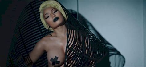 NICKI MINAJ TITS ShesFreaky