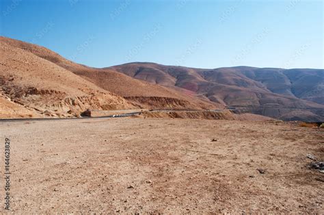 Giordania Paesaggio Roccioso E Desertico Sulla Strada Verso