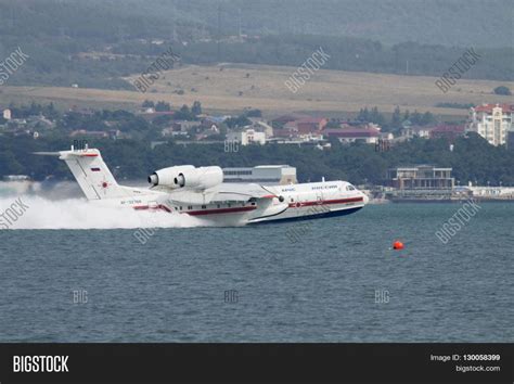 AMPHIBIOUS AIRCRAFT – AEROPLANE TAKING OFF/LANDING ON BOTH WATER AND LAND. – EdMaths