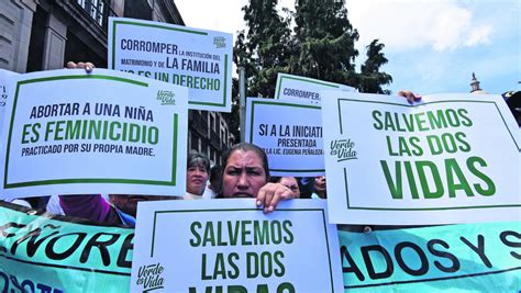 Integrantes Del Frente Nacional Por La Familia Marchan En Contra Del