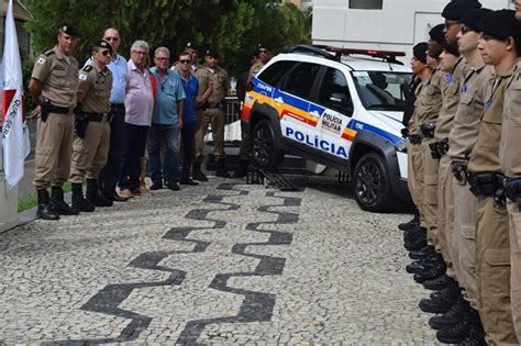 Subtenente Gonzaga entrega viatura para Polícia Militar em Muriaé