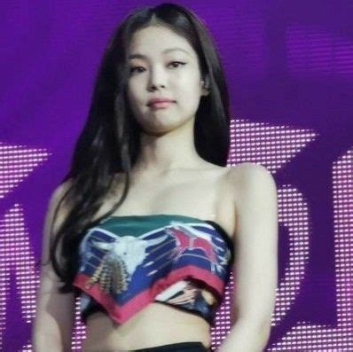 Pin By Anisa On Jennie Kim Blackpink Fashion Kim Jennie Black Pink Kpop