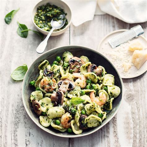 Orecchiette au pesto d épinards crevettes et champignons Recette