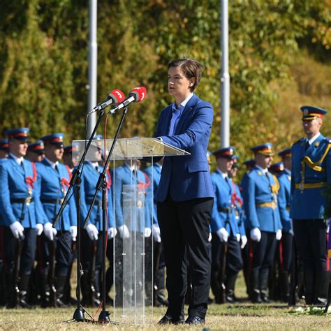 Brnabi Srbija Ne Zaboravlja Heroje I Stradalnike Jajinci Se Nikada