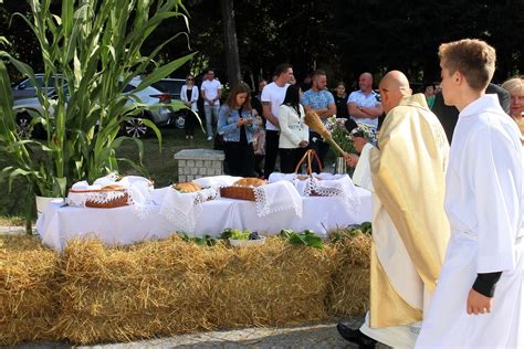 Parafia pw św Piotra w Okowach w Chobienicach Dożynki Parafialne