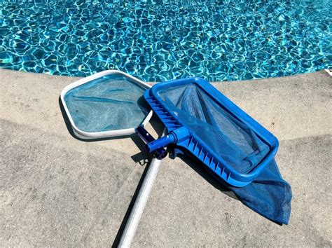 Swimming Pool Cleaning Equipment: Clear Water, Minimum Maintenance