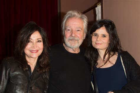 Photo Evelyne Bouix à coté de son mari Pierre Arditi et de sa fille