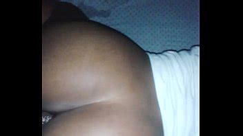 Golpeándolo por la espalda XVIDEOS