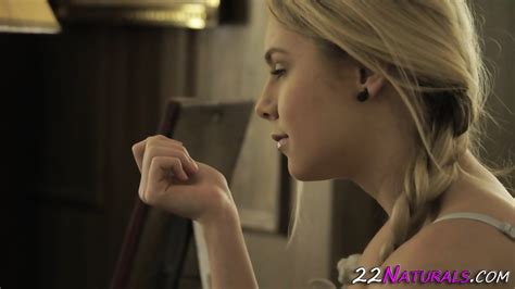 Erotic Babe Tugs Cum After Riding