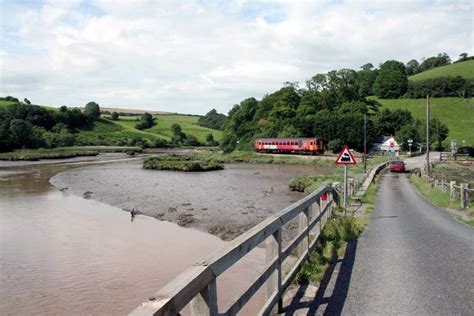 The Looe Train At Terras Crossing Roger Geach Cc By Sa