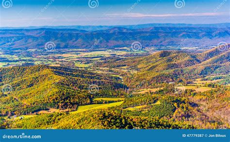 Autumn View Of The Shenandoah Valley, From Skyline Drive In Shen Stock ...