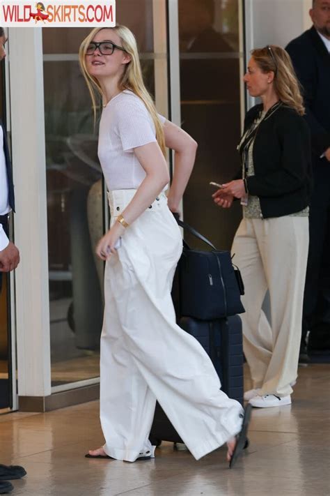 Elle Fanning Ellefanning Nude Instagram Leaked Photo 534