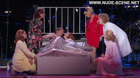 Christina Hendricks Celebrity Straight Sexy Scene Posing Hot