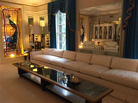 Living room at Graceland Graceland, Tennessee, Couch, Living Room ...