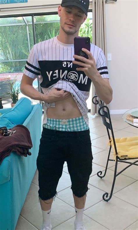 Hot Guys Sagging And Socks Nice Sagging And Sox