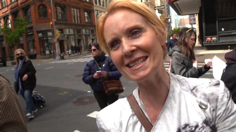 Hollywood Strike Sex And The City Star Cynthia Nixon Joins Protest In