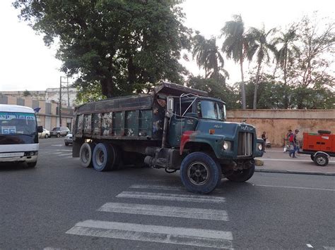 Mack R model dump truck | Trucks, Dump truck, Dumped