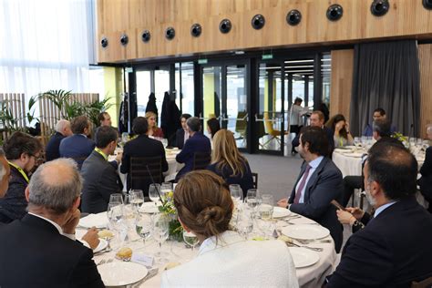 Galería Almuerzo con David Pérez García Consejero de Transportes de la