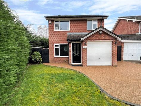 Welland Crescent Elm Tree Bed Detached House