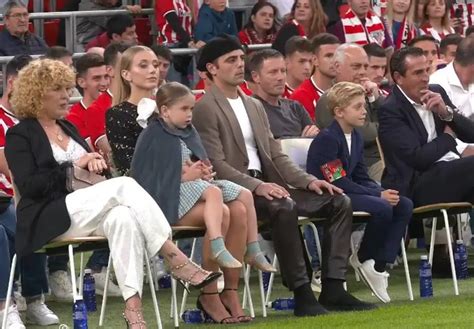 Ana Montoya la novia de Iker Muniain asiste al homenaje en San Mamés