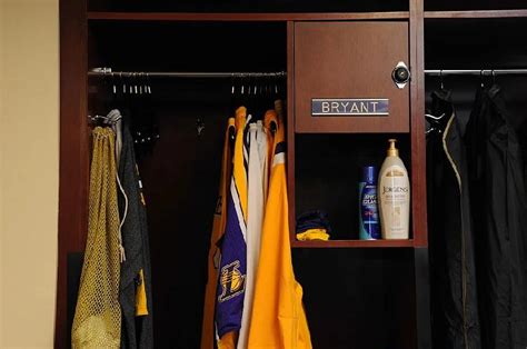 Kobe Bryant S Locker Sold For 2 88M Same Day As Statue Reveal