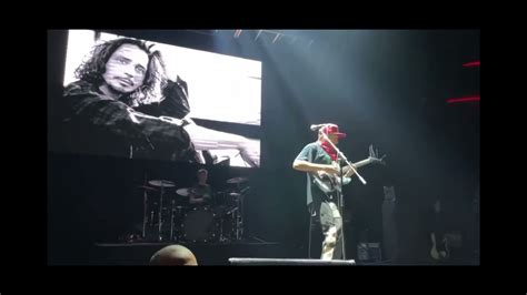 Tom Morello Homenaje A CHRIS CORNELL YouTube