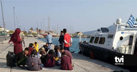 Gnr Resgata Migrantes No Mar Egeu Tvi Not Cias