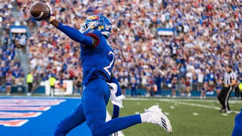 Kansas Cobee Bryant Takes Blocked Fg Back For A Td Espn Video