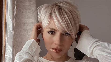 Dazzling Blonde Pixie Cut Ideas To Refresh Your Style